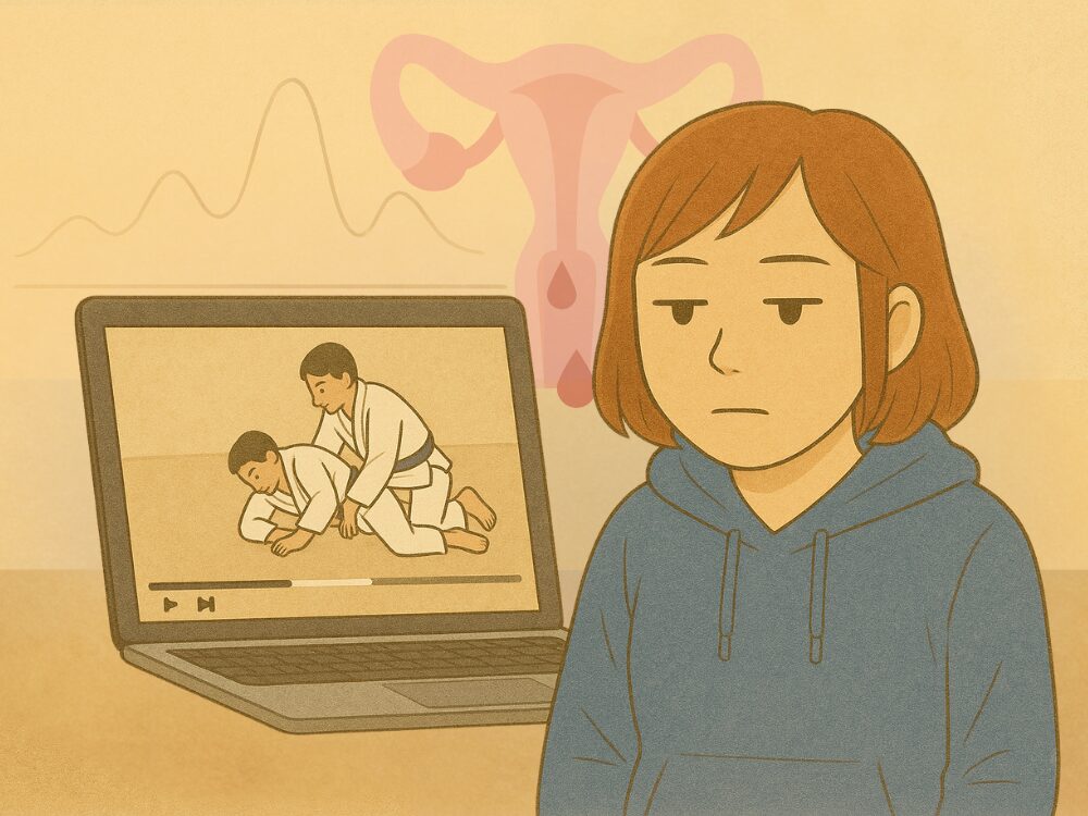 青いパーカーを着た女性が、無表情で柔術のテクニック動画を見ている。背景にはホルモンバランスの波線と子宮のイラストが淡く描かれ、集中できない心身の不調を表現している。